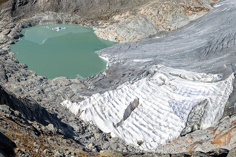 Eisgrotte und neuer Gletschersee 2016
