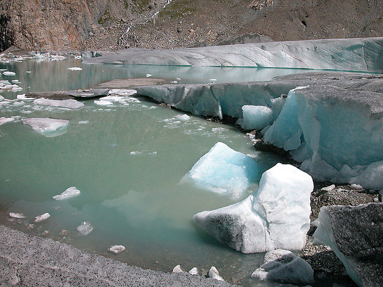 Auflsung der Zunge und Bildung eines neuen Gletschersees im August 2002