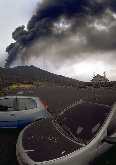 Lateral Eruption 2002: Ash and People
