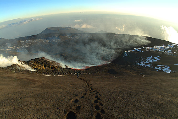 1 - 3 November 2006: Lava flows on the South Flank of Bocca Nuova
