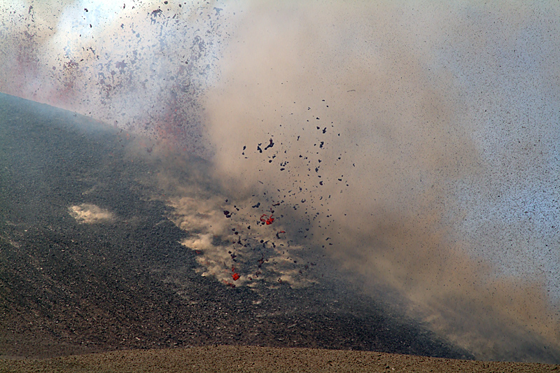 9 Luglio 2011: quinto parossismo del 2011 al Cratere di Sud-Est