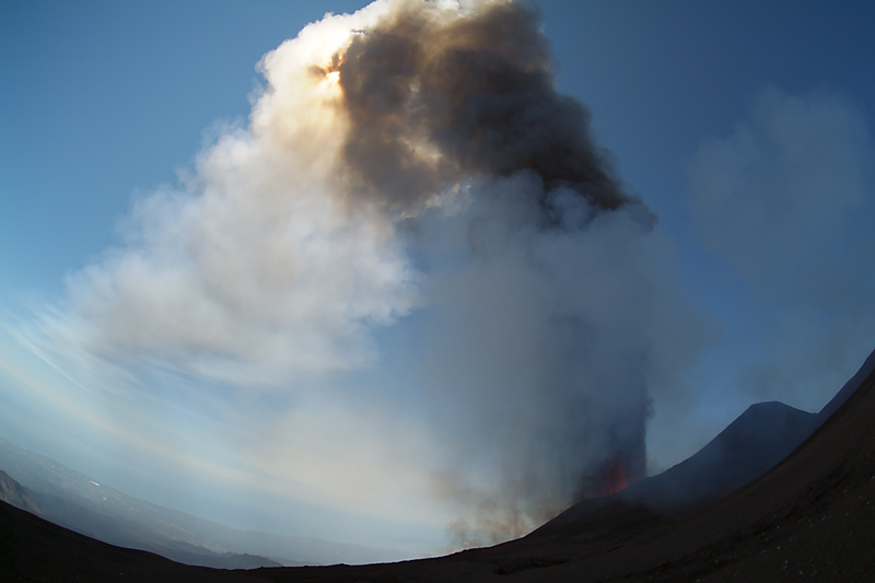 12 Agosto 2011: decimo parossismo del 2011 al Cratere di Sud-Est