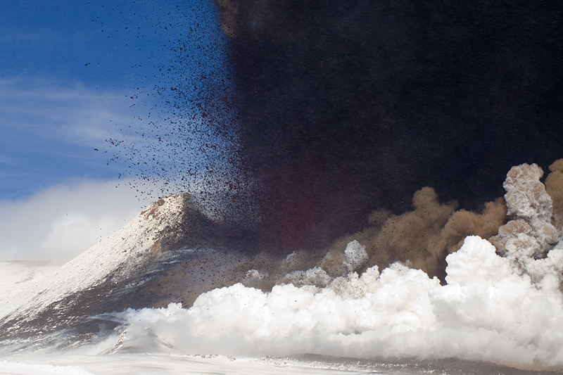 Etna: Paroxysm of 28 February 2013
