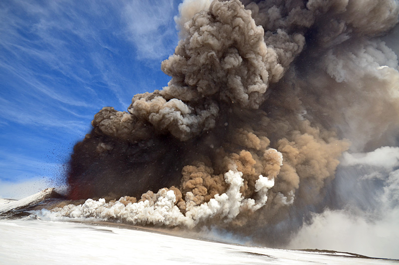Etna: Paroxysm of 28 February 2013