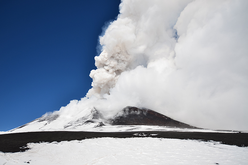 Etna: Parossismi del 23, 27 e 28 Febbraio 2013