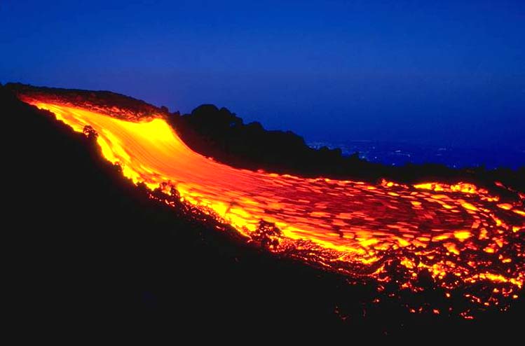 Il flusso di lava sotto il Cono di Sud Est, 4-9 Aprile 1999