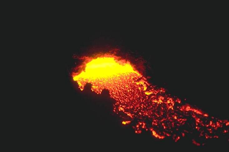 Il flusso di lava sotto il Cono di Sud Est, 4-9 Aprile 1999, segue ...