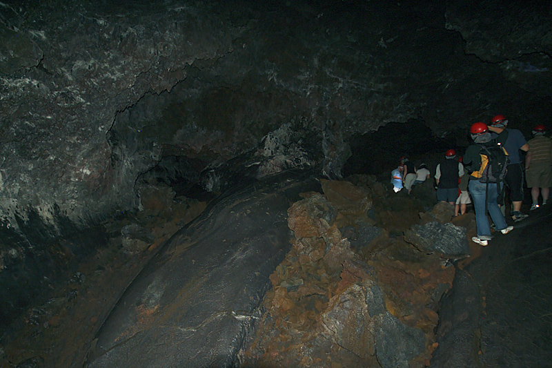 Im Innern eines Vulkans: Lavatunnel und Schlot (September 2009)