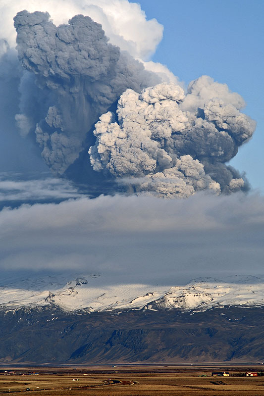 Eyjafjallajökull: subglacial volcanic eruption (continued) Eyjafjallajökull: subglacial volcanic eruption (continued)