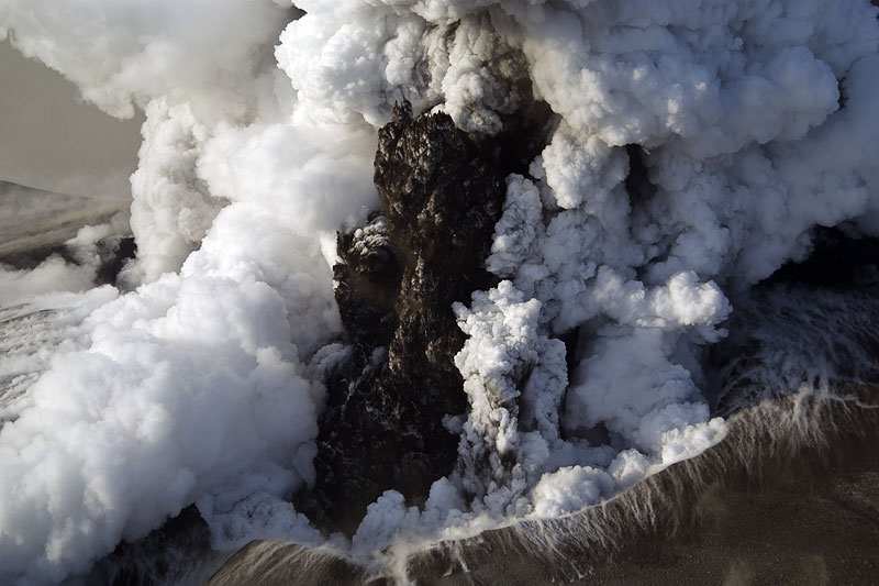 Eyjafjallajkull: subglacial volcanic eruption (continued 2)