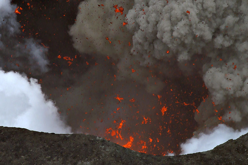 Eyafallajökull: subglacial volcanic eruption (continued 3) Eyafallajökull: subglacial volcanic eruption (continued 3)