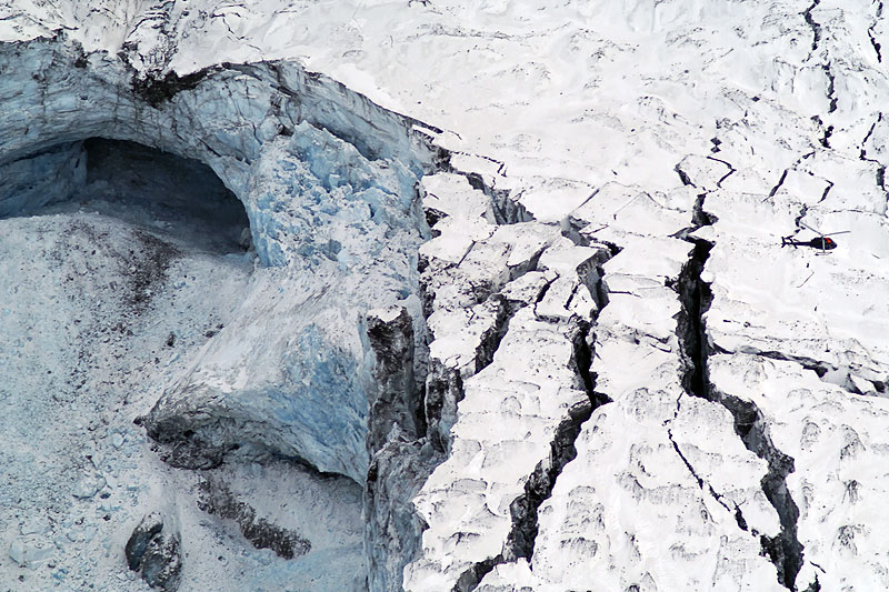 Eyafallajökull: subglacial volcanic eruption (continued 3) Eyafallajökull: subglacial volcanic eruption (continued 3)