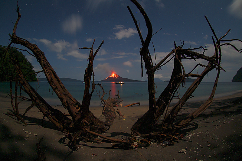 Strme und Sterne ber Krakatau (4. - 8. Juni 2009)