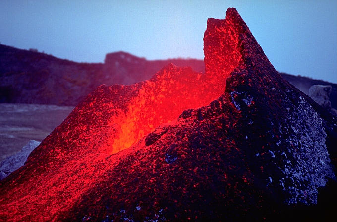 Lava Fountains and Ash Eruptions. August 2003