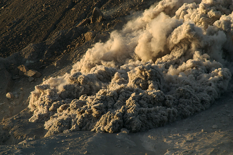 Flussi piroclastici in Whites Ghaut in luce diurna (28 - 31 Gennaio 2010)