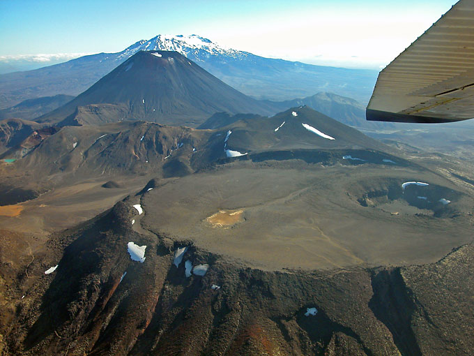 Foto aeree dei vulcani Tongariro e Ngauruhoe