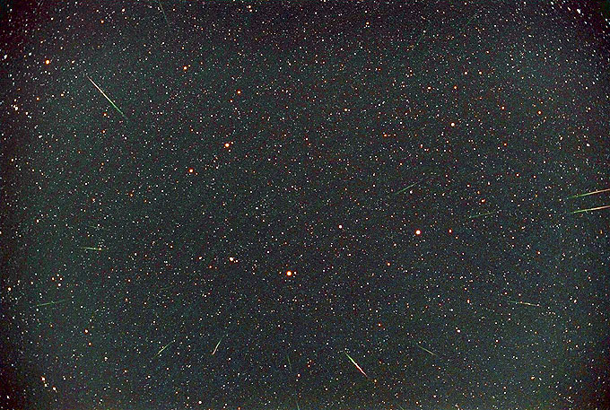 The Great Leonid Meteor Shower Photo Page
