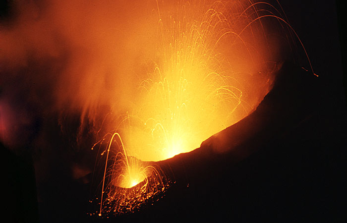 Stromboli attorno al 1970: Traversata e scalata al vulcano lungo la via «storica»