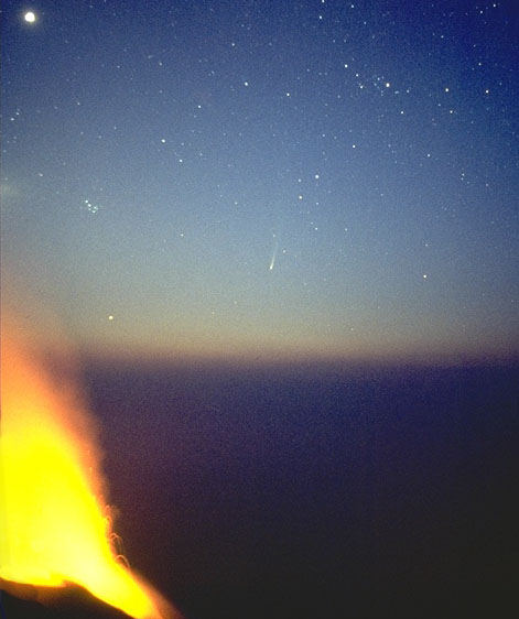 Great comets observed from Stromboli