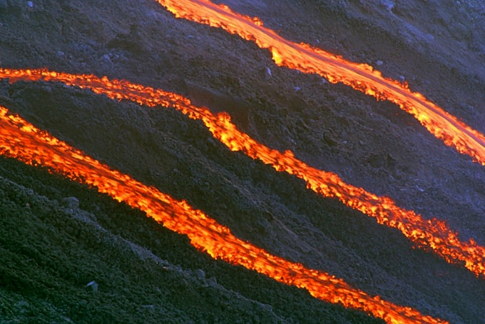 Eruzione Marzo 2007: Flussi di Lava dal Filo del Fuoco

