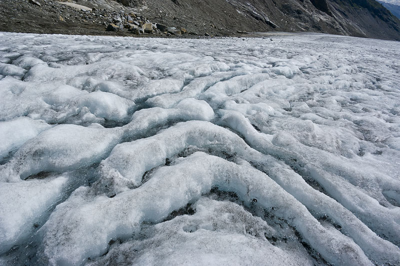 Structures in the ice