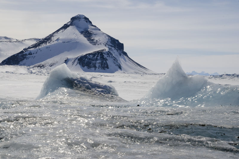 George VI Ice Shelf structures and morphological features