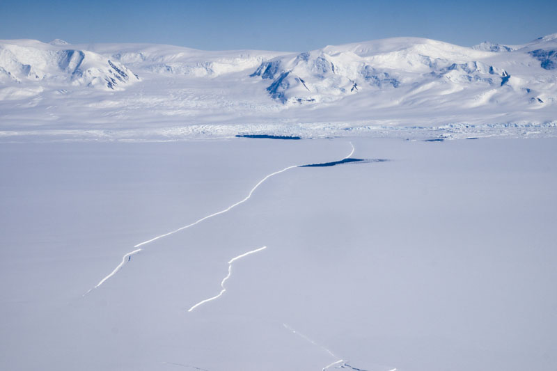 George VI Ice Shelf structures and morphological features George VI Ice Shelf structures and morphological features