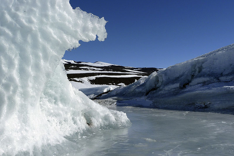 Ice shelf drainage Ice shelf drainage