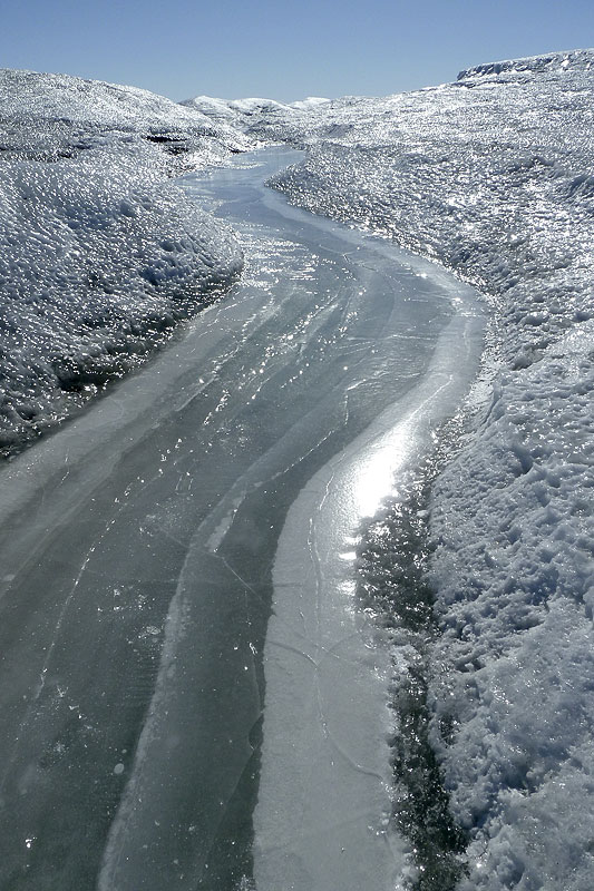 Ice shelf drainage