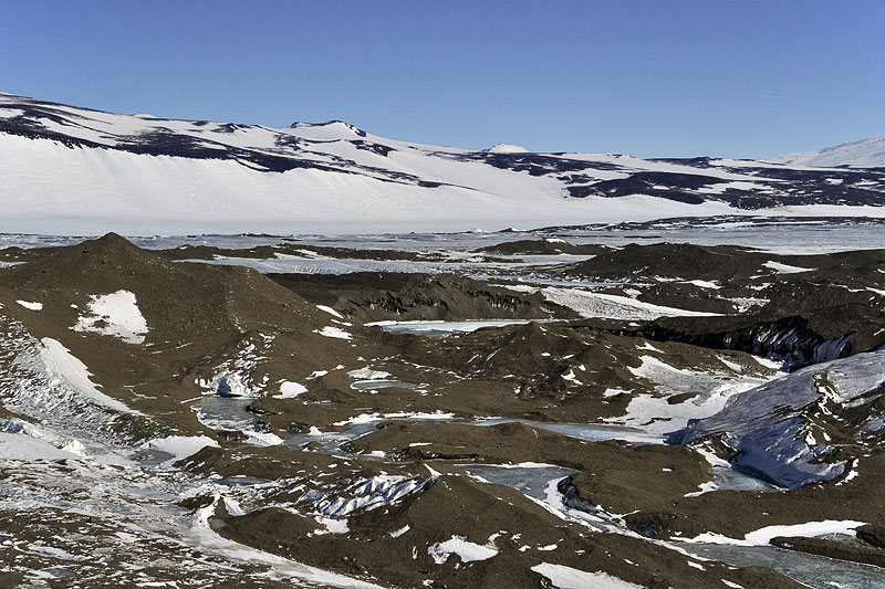 Ice shelf moraines