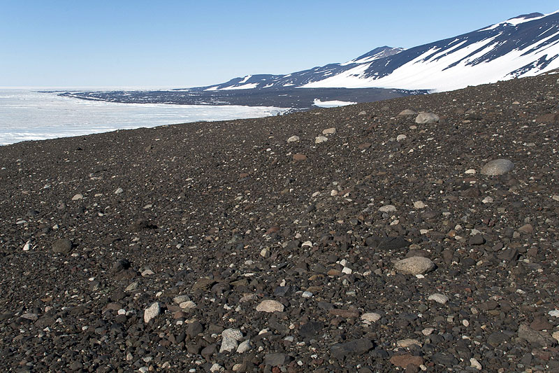 Ice shelf moraines