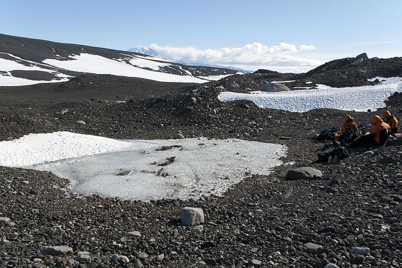 Ice shelf moraines