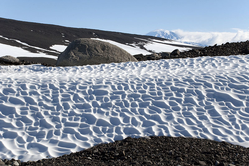 Ice shelf moraines