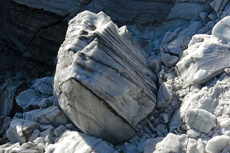 Crusoe Glacier: shapes and colours