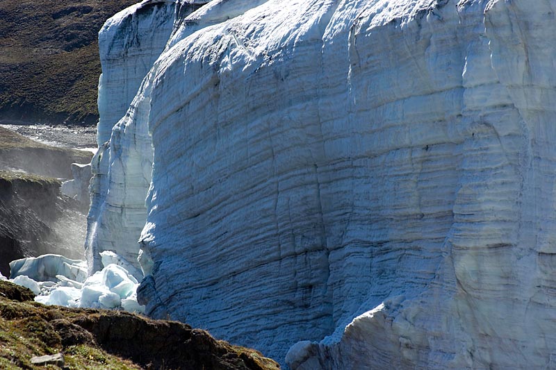 Crusoe Glacier: shapes and colours