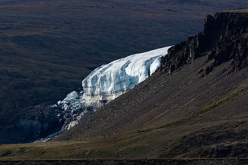 Crusoe Glacier: shapes and colours