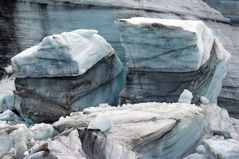 Crusoe Glacier: shapes and colours