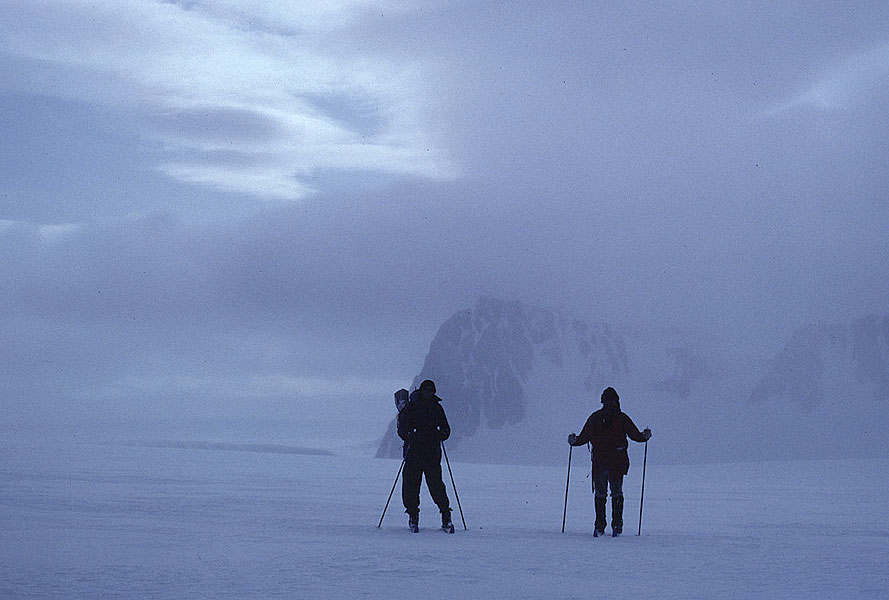 Living and travelling on glaciers