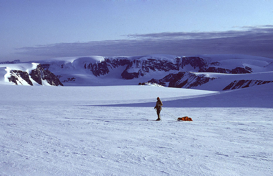 Living and travelling on glaciers