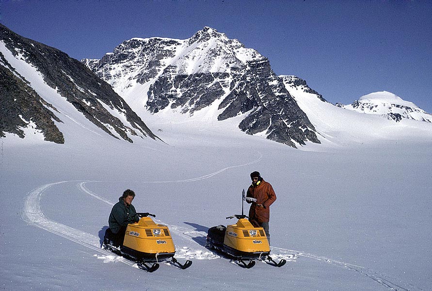 Living and travelling on glaciers