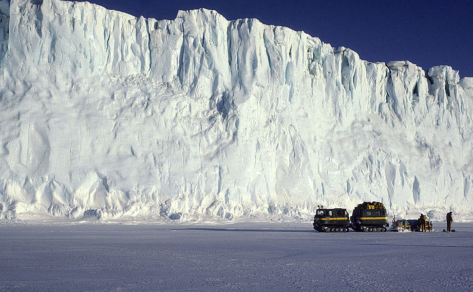 Living and travelling on glaciers