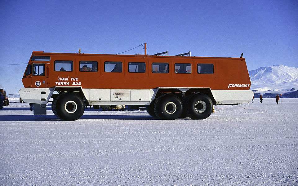 Living and travelling on glaciers