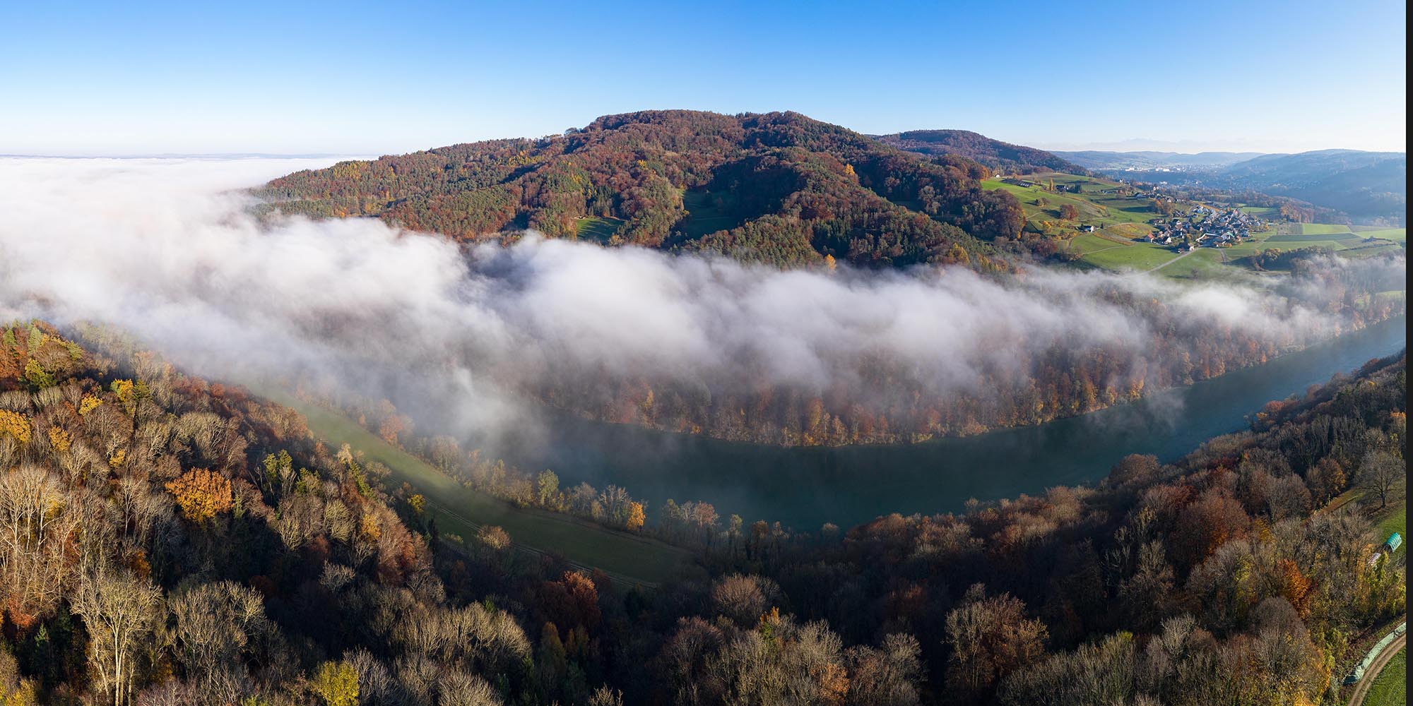 Schmelzwasserrinnen und Schotterterrassen