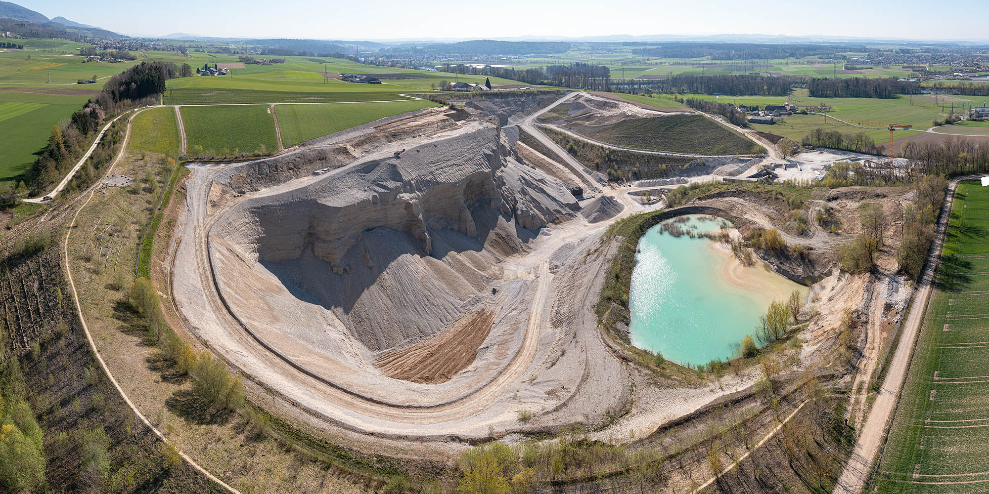 Schmelzwasserrinnen und Schotterterrassen