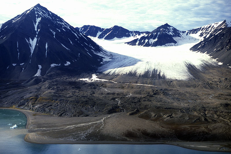 Austre Lovnbreen: the glacier surface