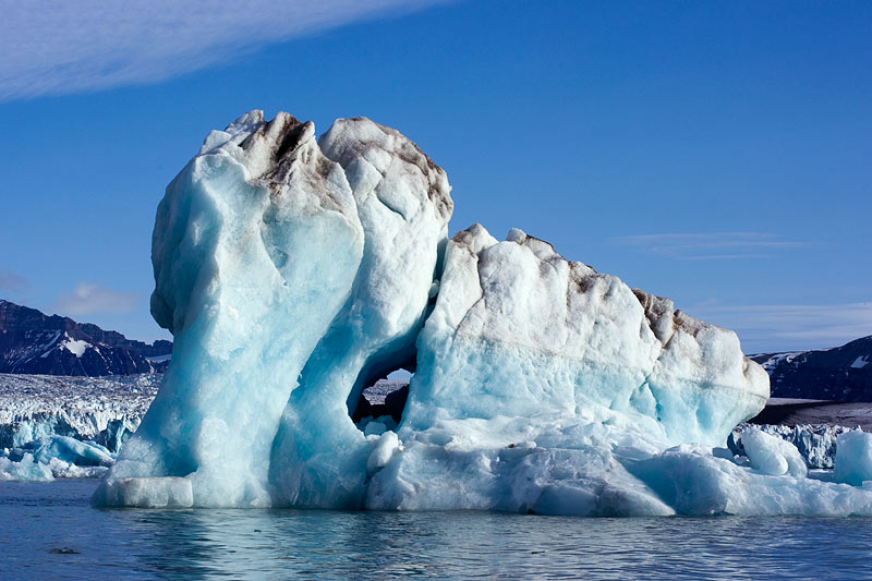 Ice dreams: Icebergs of Kongsfjorden