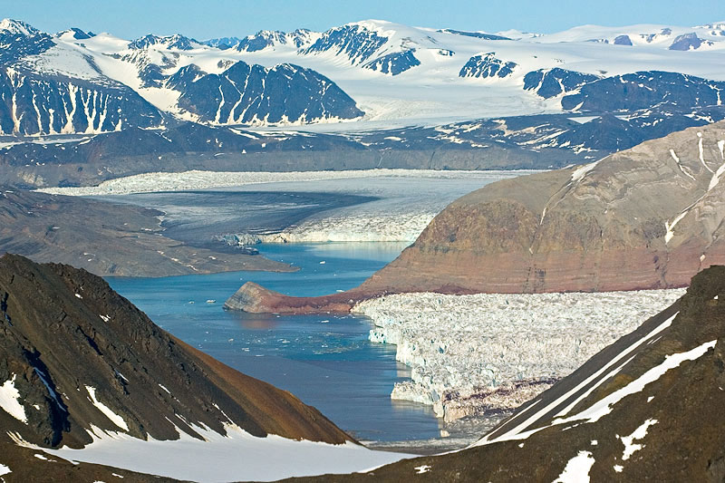 Kongsvegen and Kronebreen