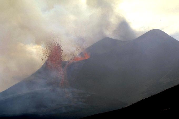 Giugno 2001: Cinque Parossismi Consecutivi del SEC