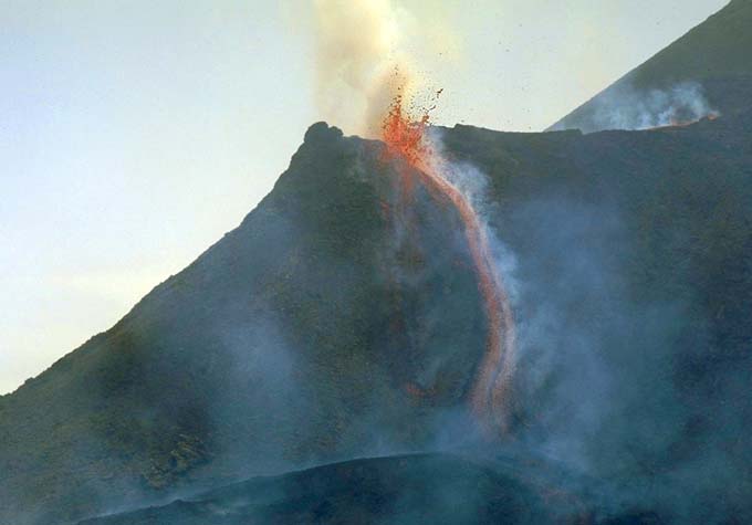 Giugno 2001: Cinque Parossismi Consecutivi del SEC