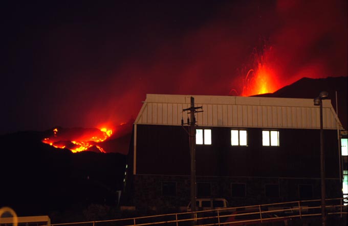 Die Flankeneruption und ihre Auswirkungen auf Menschen und Gebude 26./27. Juli 2001